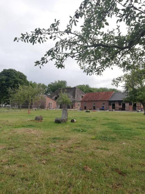 De Kaasmakerij - Ruim Vakantiehuisje Op Huize Blokland Hem Luaran gambar