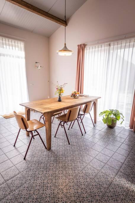 De Kaasmakerij - Ruim Vakantiehuisje Op Huize Blokland Hem Luaran gambar